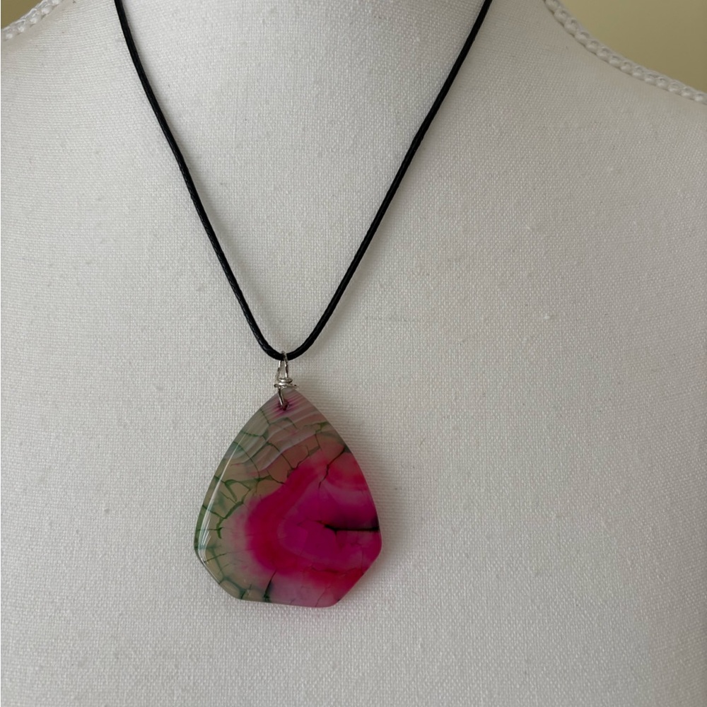 Dragon vein, pink agate Necklace